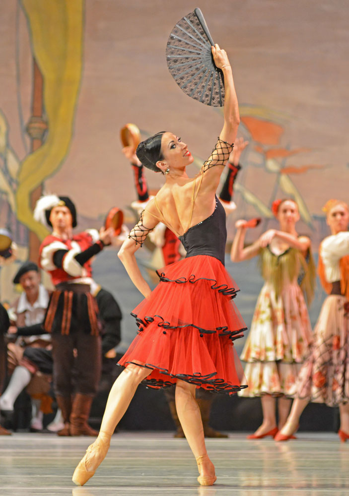 Viktoria Tereshkina in Don Quixote.© Dave Morgan. (Click image for larger version)