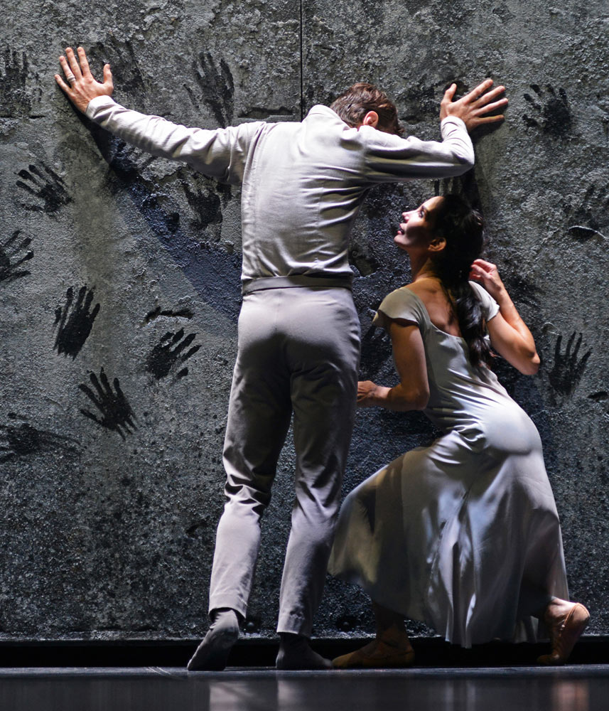 Tamara Rojo and James Streeter in Akram Khan's Giselle.© Dave Morgan. (Click image for larger version)