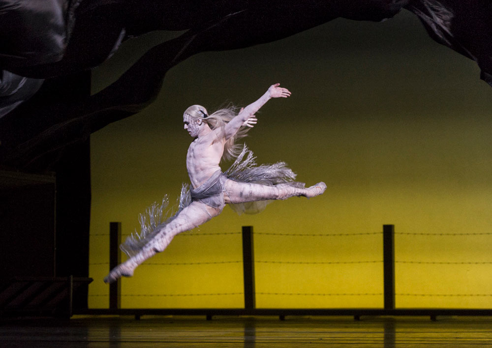 Edward Watson in Arthur Pita's The Wind.© Foteini Christofilopoulou, courtesy the Royal Opera House. (Click image for larger version)