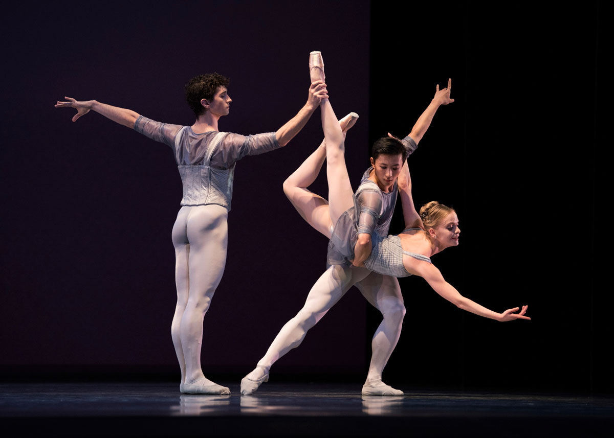 San Francisco Ballet in Tomasson's On a Theme of Paganini.© Erik Tomasson. (Click image for larger version)