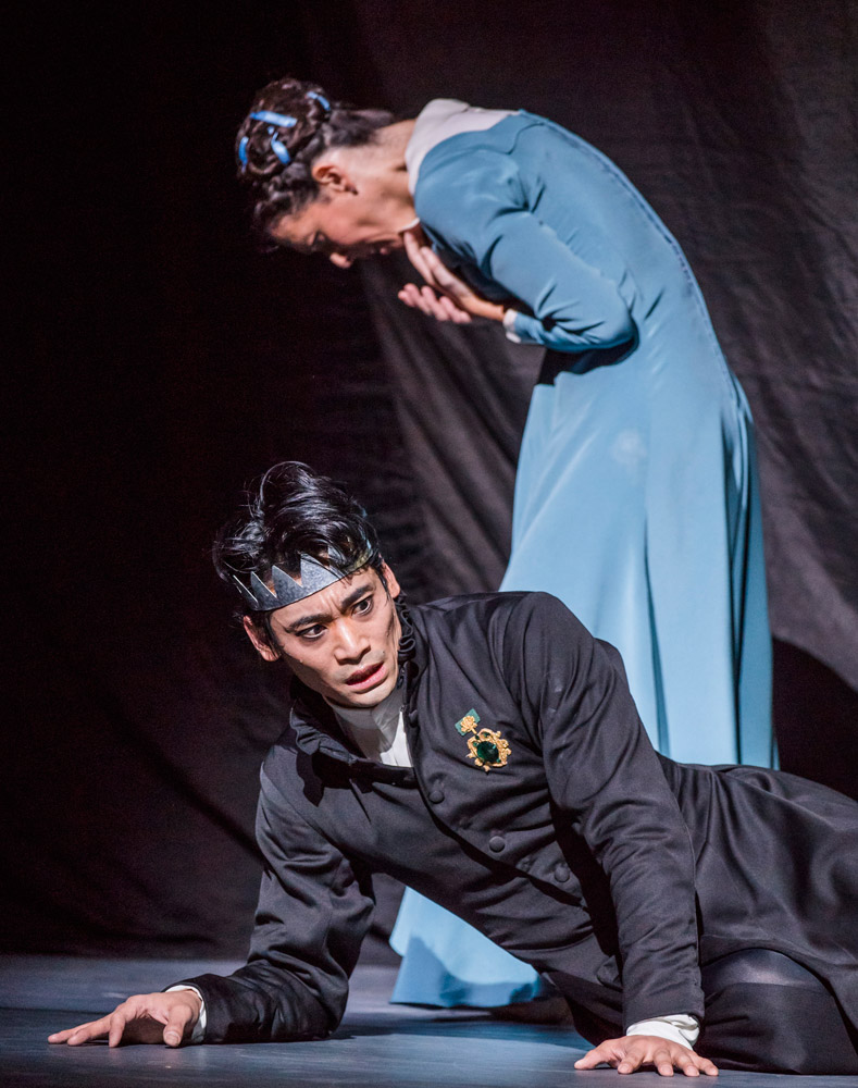 Ryoichi Hirano and Laura Morera in The Winter’s Tale.© Tristram Kenton, courtesy the Royal Opera House. (Click image for larger version)