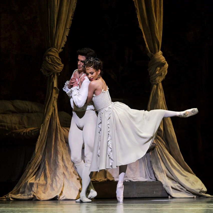 Francesca Hayward and Federico Bonelli in <I>Manon</I>.<br />© Foteini Christofilopoulou, courtesy the Royal Opera House. (Click image for larger version)