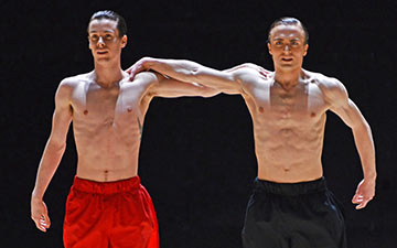 Calvin Richardson and Matthew Ball in Obsidian Tear. © Dave Morgan, courtesy the Royal Opera House. (Click image for larger version)