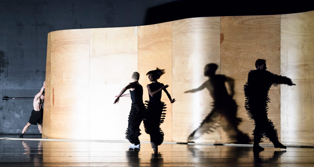 Semperoper Ballett in <I>Enemy in the Figure</I>.<br />© Foteini Christofilopoulou. (Click image for larger version)