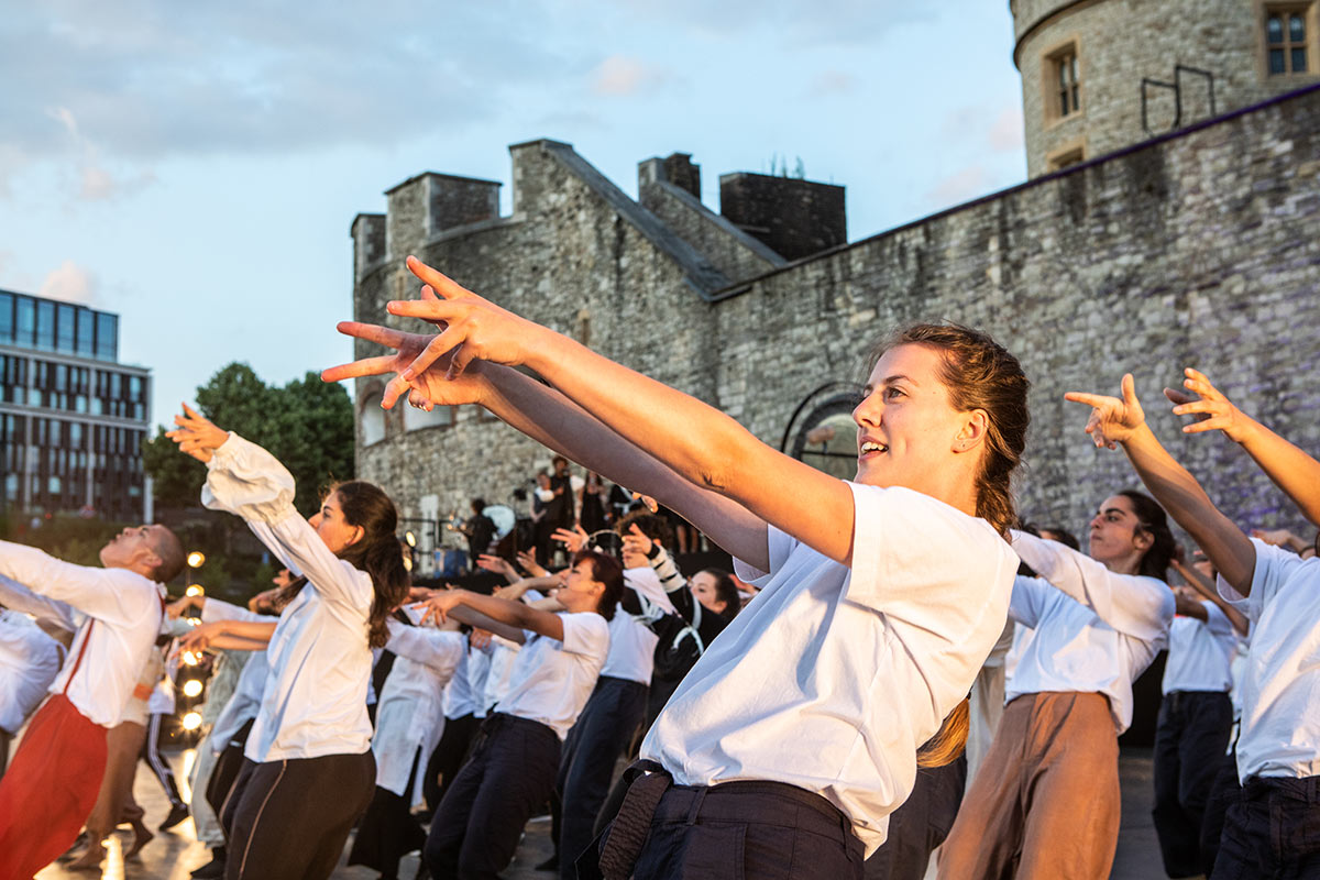 East Wall at the Tower of London - the finale choreographed by Hofesh Shechter.© Victor Frankowski. (Click image for larger version)