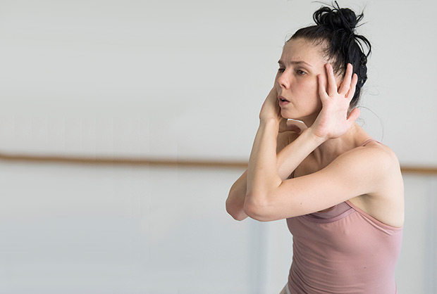 Natalia Osipova in in the studio preparing for Pure Dance.© Alastair Muir. (Click image for larger version)