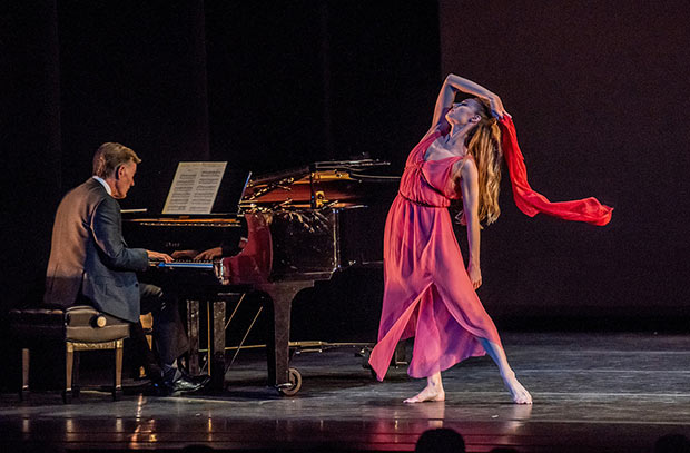 Sara Mearns in <I>Dances of Isadora Duncan</I>.<br />© Stephanie Berger. (Click image for larger version)