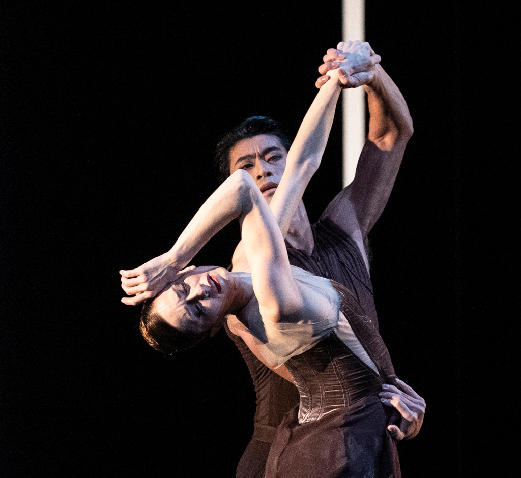 Marianela Nuñez and Ryoichi Hirano in Asphodel Meadows.© Foteini Christofilopoulou, courtesy the Royal Opera House. (Click image for larger version)