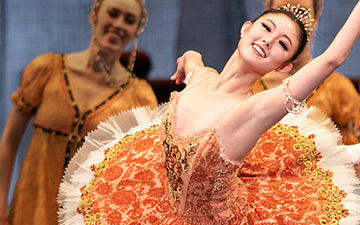 Wona Park in Tomasson's The Sleeping Beauty.© Erik Tomasson. (Click image for larger version)