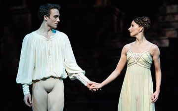 Lauren Cuthbertson and Matthew Ball in Romeo and Juliet.© Helen Maybanks. (Click image for larger version)