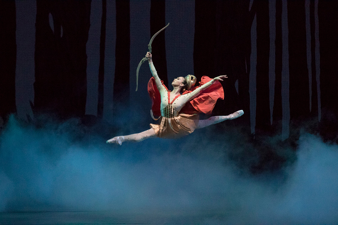 Georgina Pazcoguin as Hippolyta in Balanchine’s A Midsummer Night’s Dream.© Paul Kolnik. (Click image for larger version)