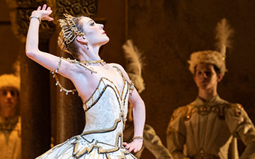 Sarah Lamb in Raymonda Act III.© Foteini Christofilopoulou, courtesy the Royal Opera House. (Click image for larger version)