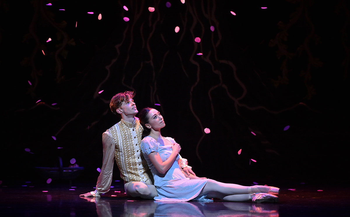 Free from Morton’s Neuroma at the end of <I>Cinderella</I> with Luke Schaufuss.<br />© Rimbaud Patron. (Click image for larger version)