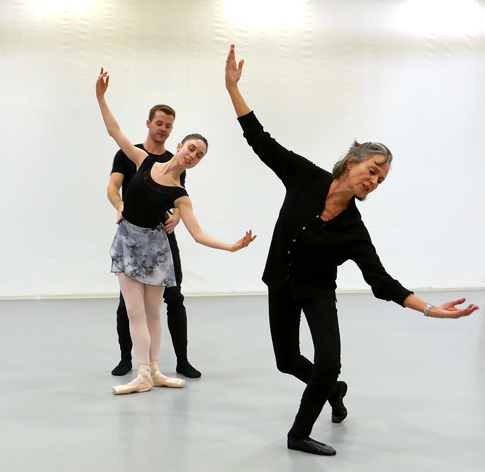 Foyer de danse: Ginevra Zambon and Kevin Emerton with Ursula Hageli.© Rachel Thomas. (Click image for larger version)