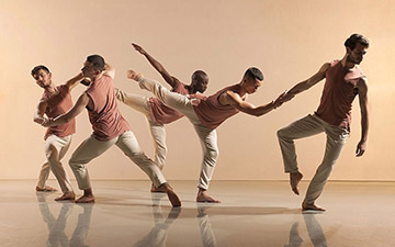 Richard Alston Dance Company in Voices and Light Footsteps.© Chris Nash. (Click image for larger version)