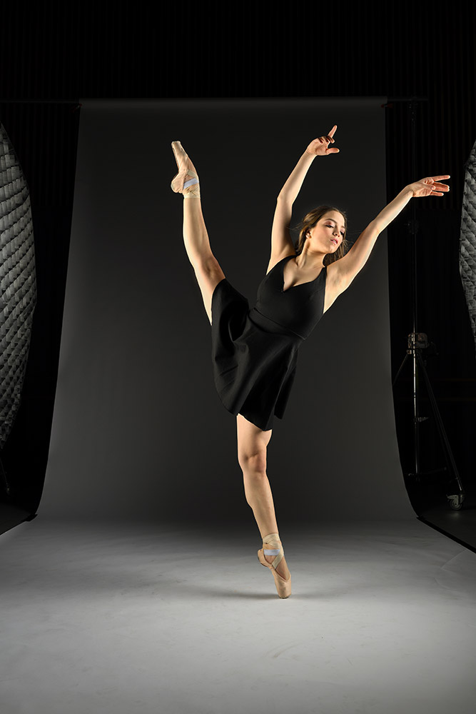 Ivana Bueno, 2020 Emerging Dancer finalist.<br />© Laurent Liotardo. (Click image for larger version)