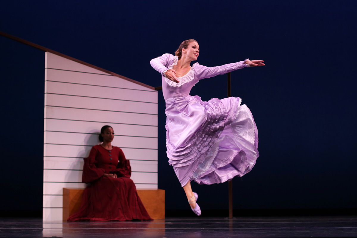 Anne O’Donnell with Leslie Andrea Williams in Martha Graham’s <I>Appalachian Spring</I>.<br />© Melissa Sherwood. (Click image for larger version)
