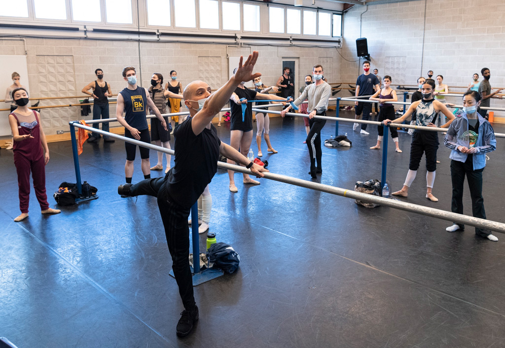 BRB in Class: Rehersall director Dominic Antonucci with BRB dancers.© Foteini Christofilopoulou. (Click image for larger version)