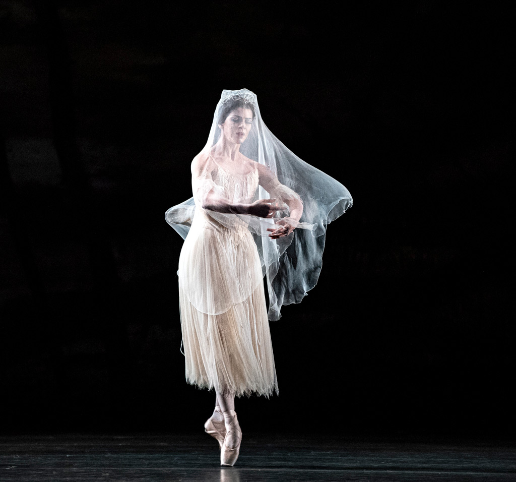 Mayara Magri in Giselle.© Foteini Christofilopoulou, courtesy the Royal Opera House. (Click image for larger version)