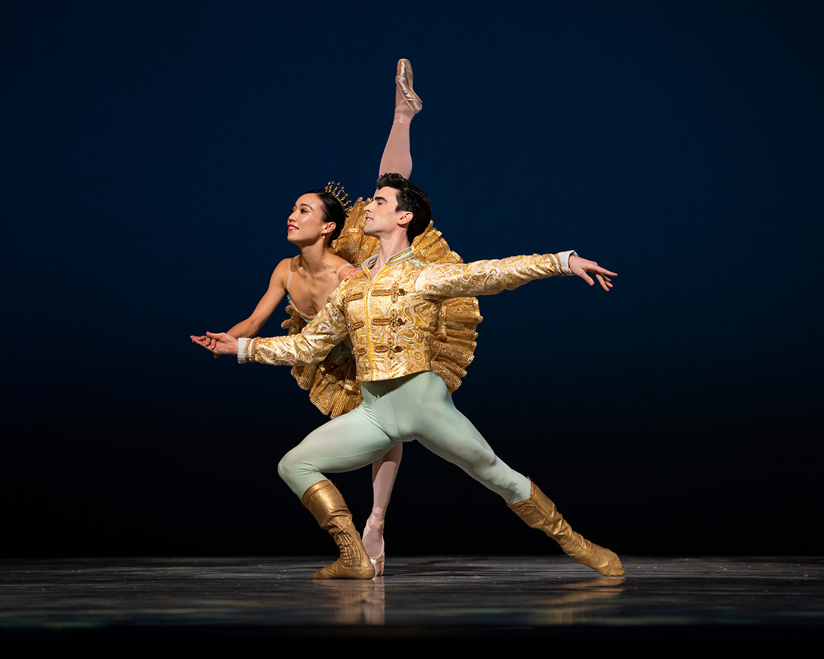 Frances Chung and Joseph Walsh in Tomasson's Nutcracker.© Erik Tomasson. (Click image for larger version)