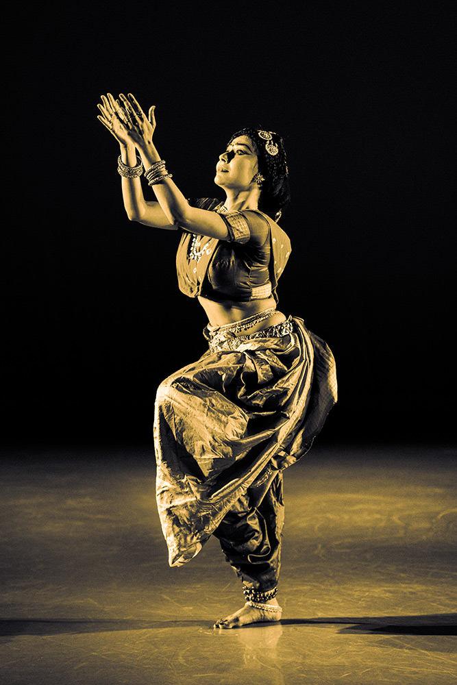 Kaustavi Sarkar in Woman with a Parrot.© Toby Shearer. (Click image for larger version)