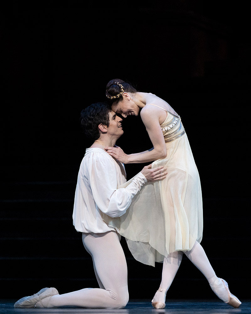 Marianela Nuñez and Federico Bonelli in Romeo and Juliet.© Andrej Uspenski. (Click image for larger version)
