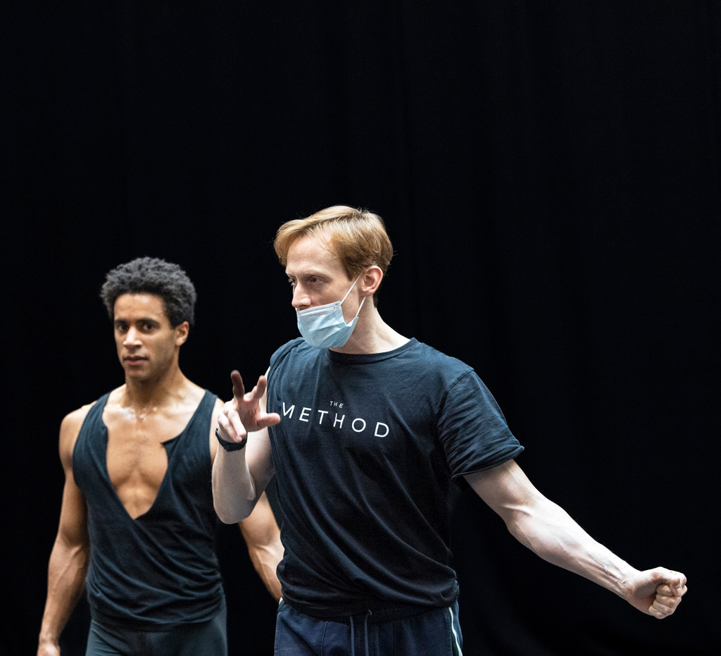 Marcelino Sambé in Romeo and Juliet studio rehearsals with Edward Watson coaching, January 2022.© Foteini Christofilopoulou, courtesy the Royal Opera House. (Click image for larger version)