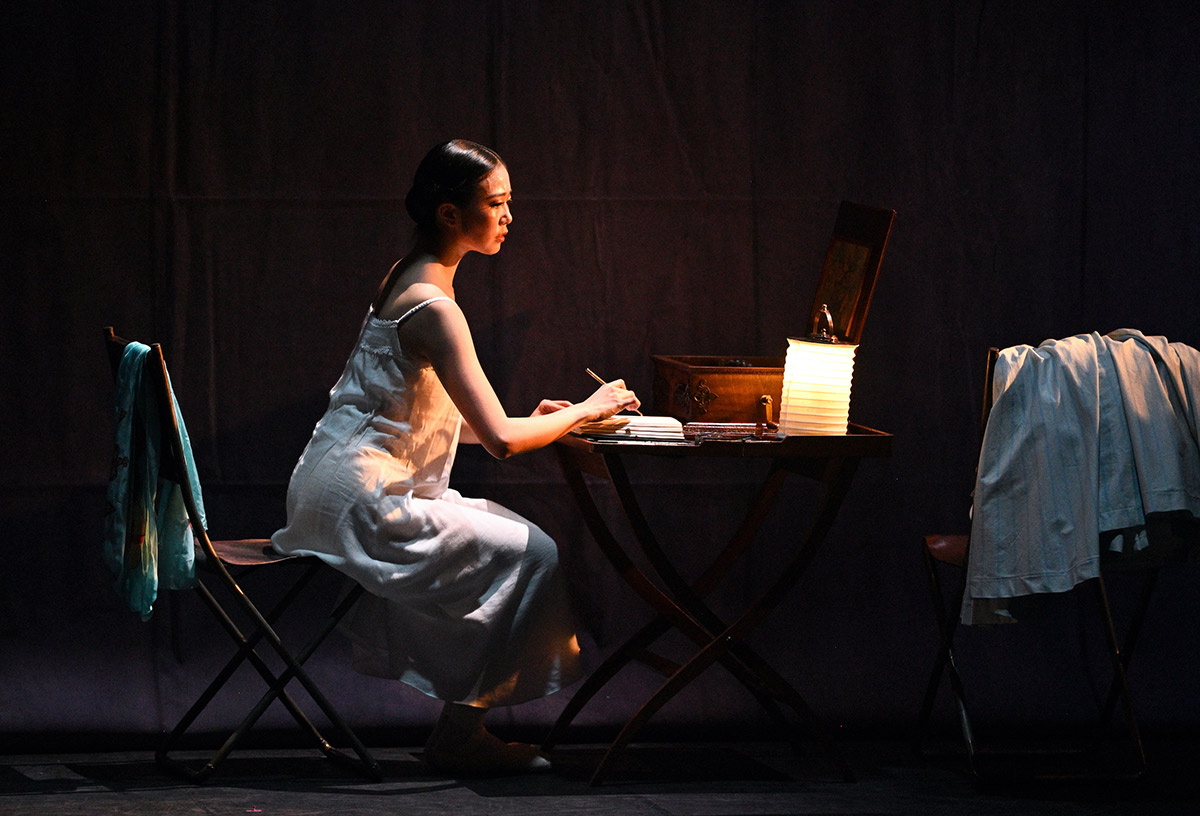 Shiori Kase in rehearsal for <I>Raymonda</I>.<br />© Laurent Liotardo. (Click image for larger version)